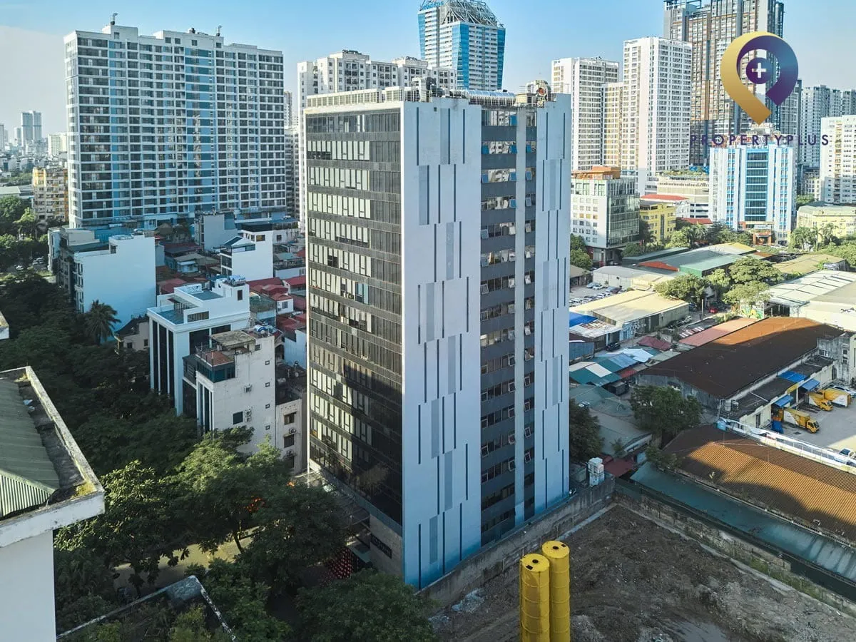 Toàn cảnh ADG Tower nổi bật giữa khu vực trung tâm Hà Nội.